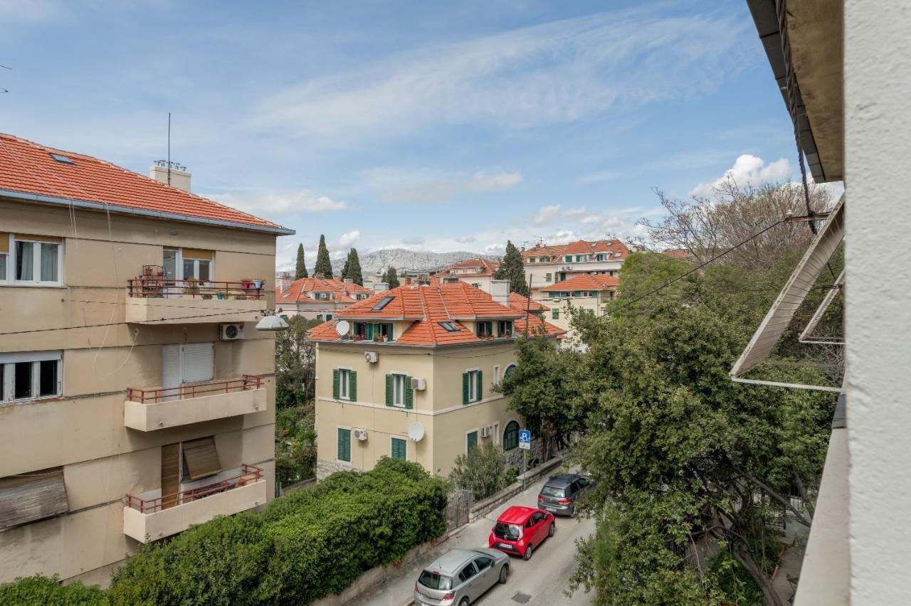 Apartment Dinka With Terrace Split Exterior photo